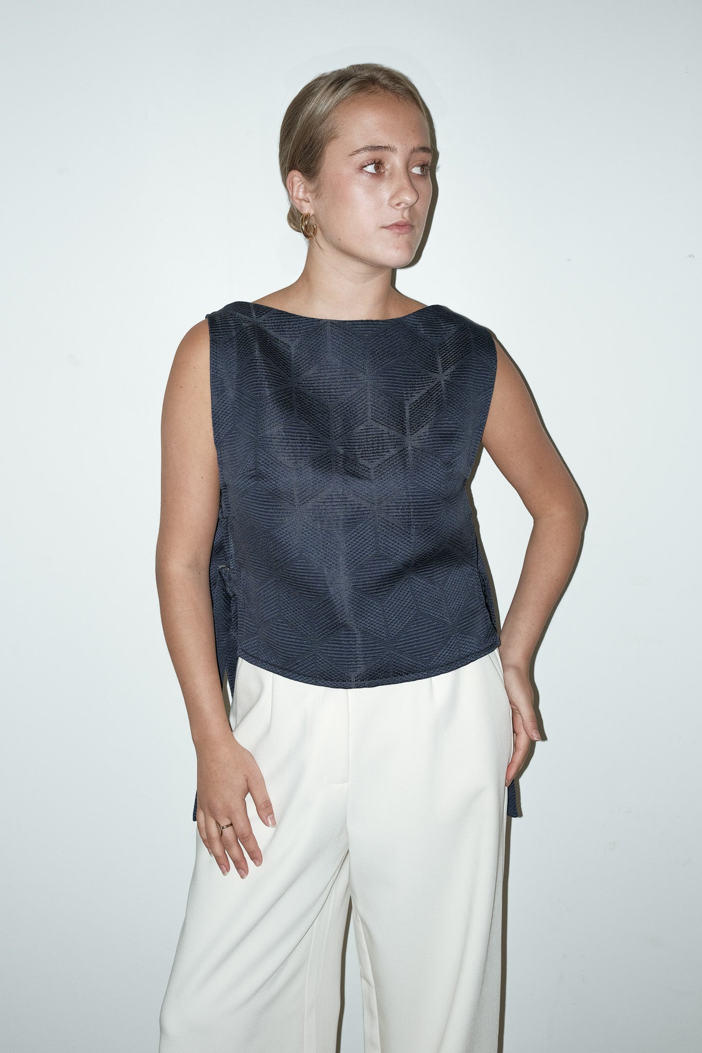 The reworked buckle top - one size