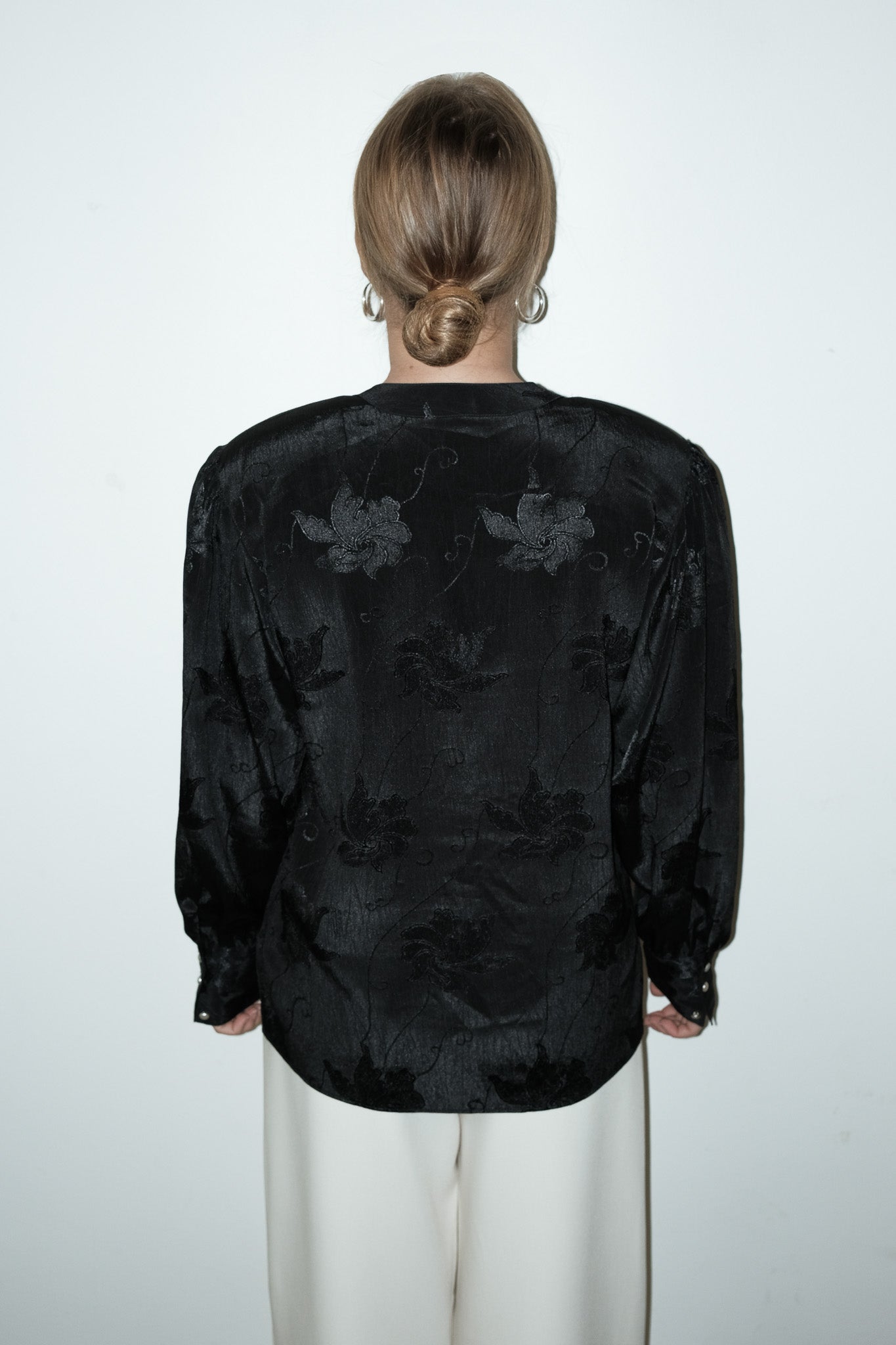 Freya schoudervulling blouse - M