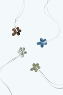 Flower charm ketting
