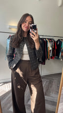 Donkertaupe cropped geweven jasje - M