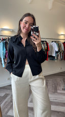 Zwarte ruffle blouse - XS-S